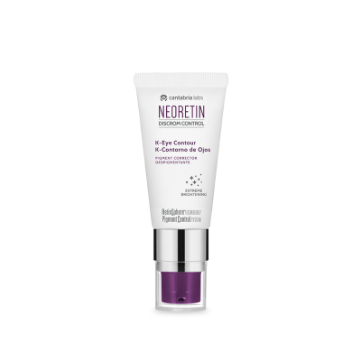 Contorno de ojos despigmentante a base de vitamina K-Óxido y ácido tranexámico reduce manchas y signos de la edad unificando el tono.